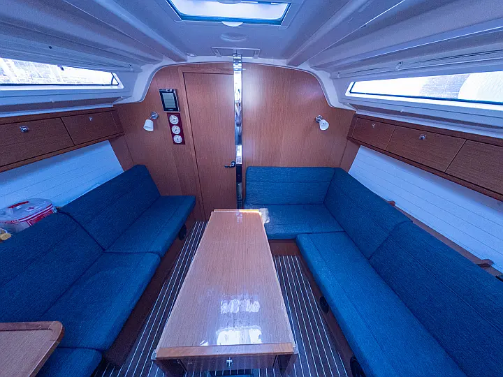 Bavaria Cruiser 37 - 