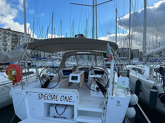 Dufour 390