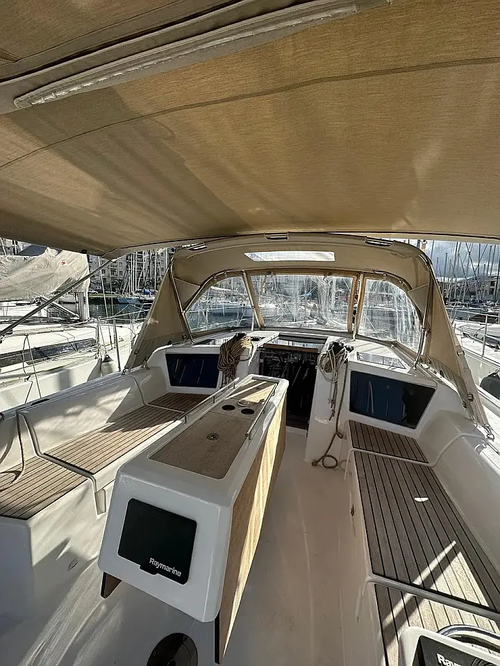 Dufour 390 - 