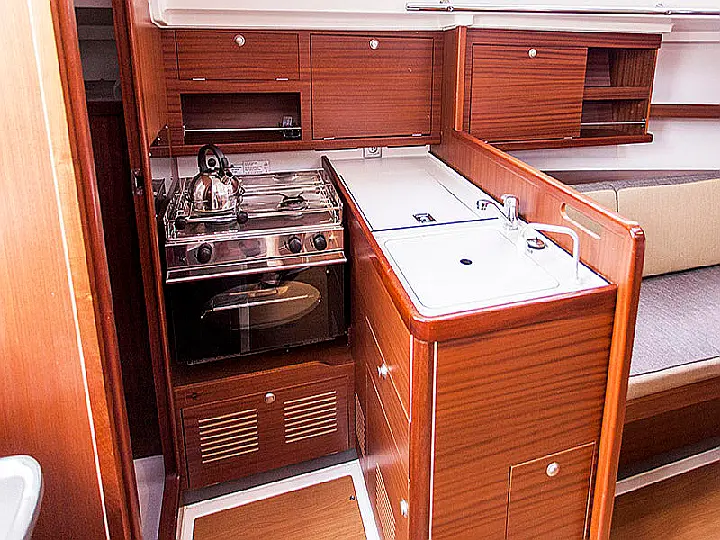 Delphia 31 - interior