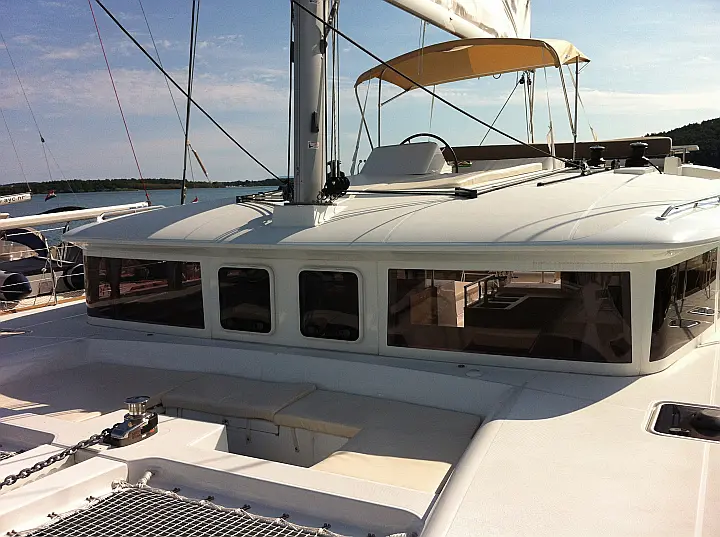 Lagoon 450 - photo