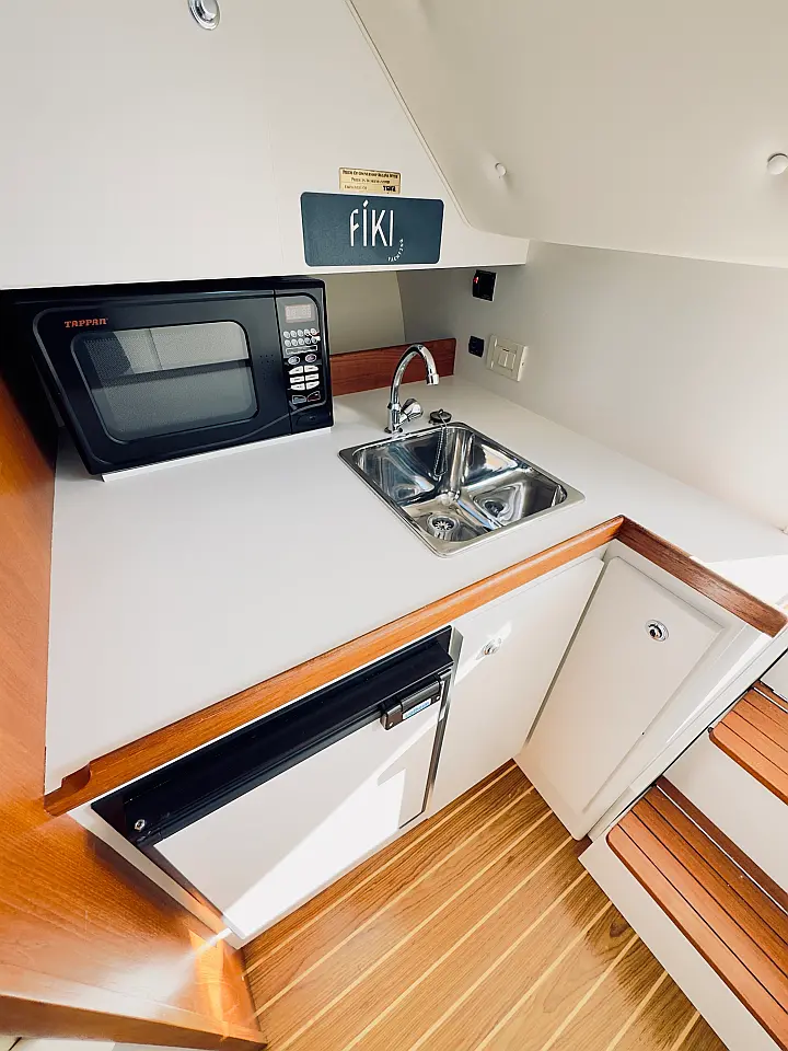 Tiara 2900 Coronet  - 