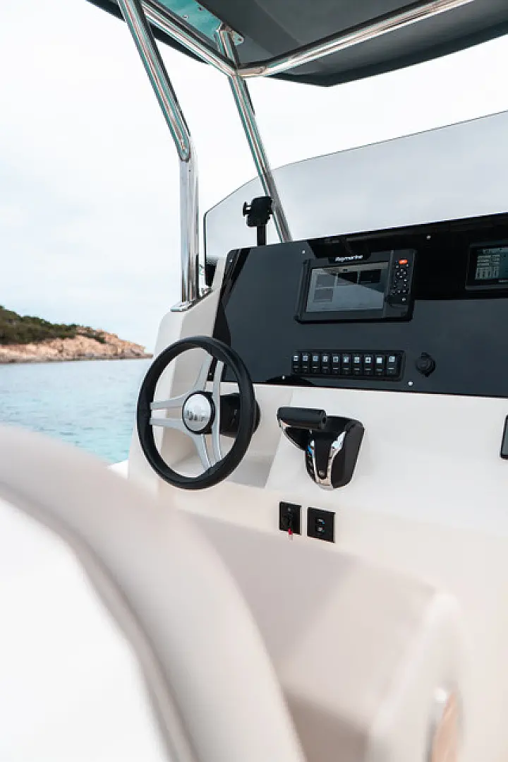 Capelli 900 Open 300 HP - 