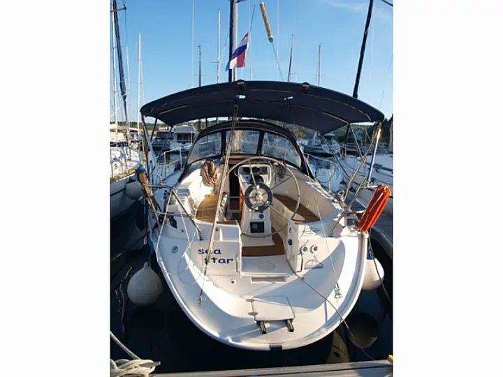 Bavaria 32 - exterior