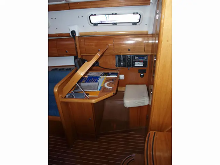 Bavaria 32 - interior