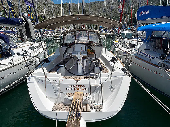 Sun Odyssey 33i - exterior