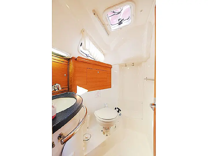 Bavaria 34 Cruiser - interior