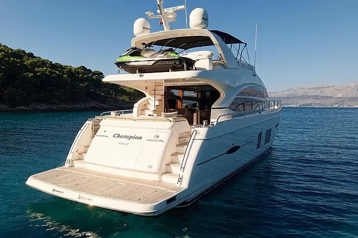 Princess 72 - 