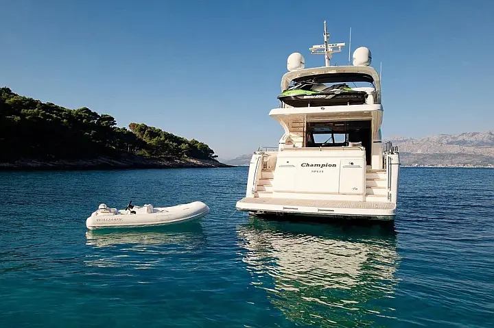 Princess 72 - 