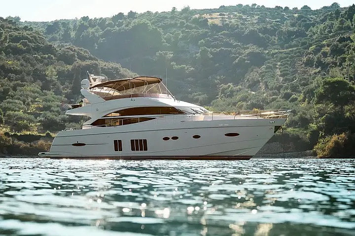 Princess 72 - 