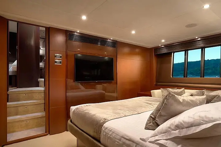 Princess 72 - 