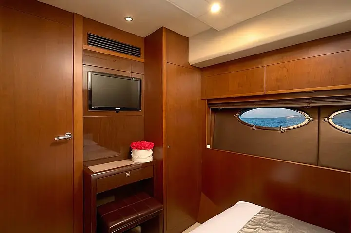 Princess 72 - 