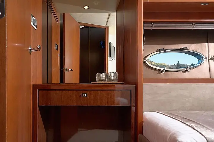 Princess 72 - 