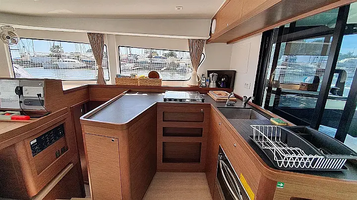 Lagoon 42 - 