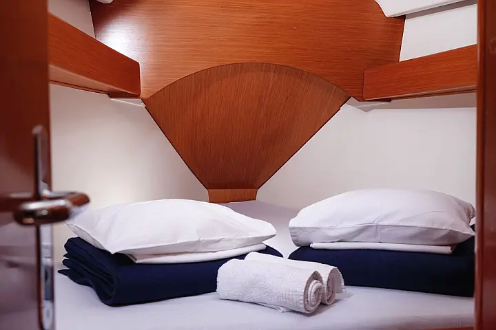 Beneteau Cyclades 39.3 - Interior - cabin (photo taken 2019)