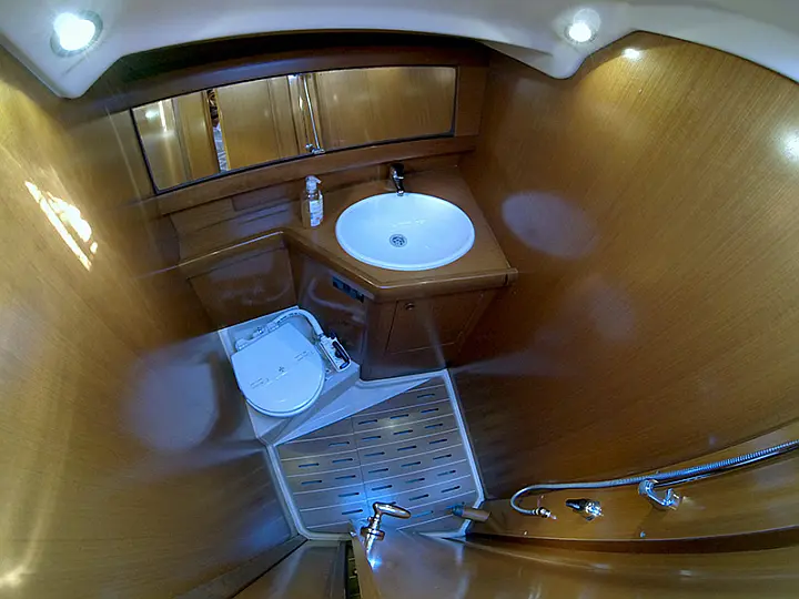 Grand Soleil 43 - Bathrooom