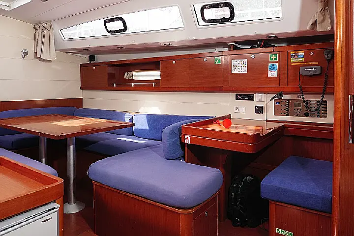 Oceanis 50 Family - Interior - saloon (photo taken 2019)