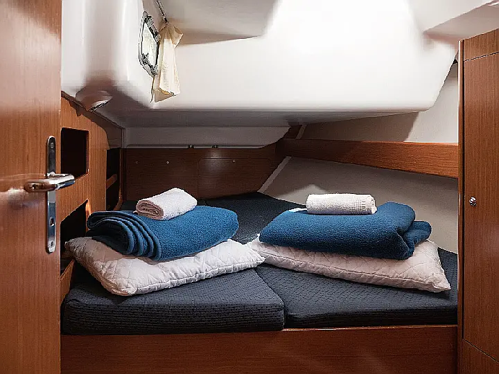 Beneteau Cyclades 50.5 - Interior - cabin (photo taken 2019)