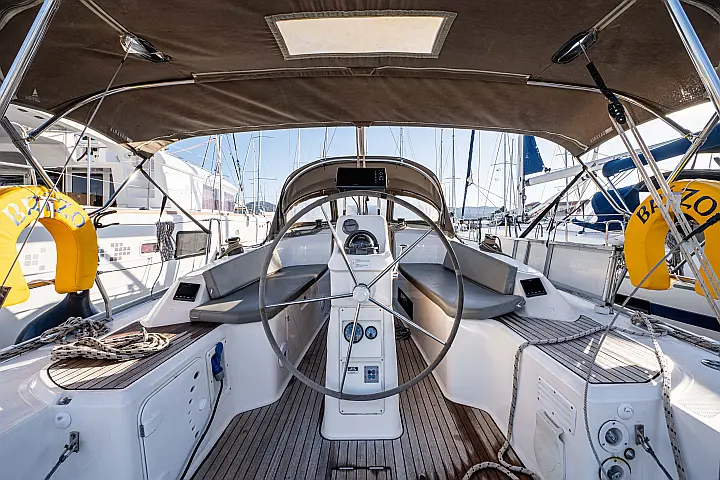 Bavaria 33 Cruiser - 