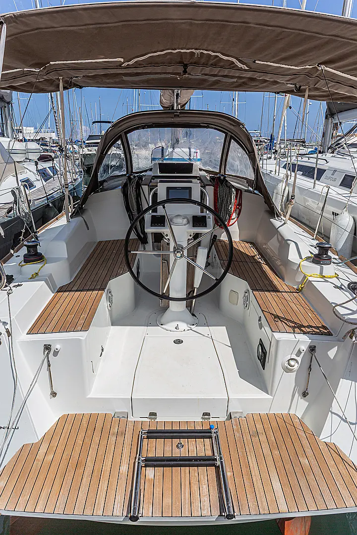 Sun Odyssey 319 - 