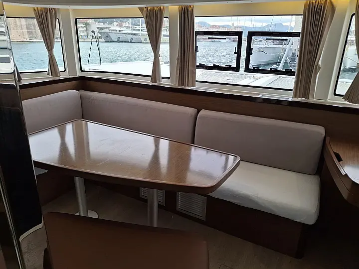 Lagoon 42 - 
