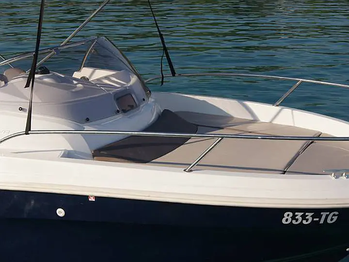 Jeanneau Cap Camarat 5.5WA S2 - exterior