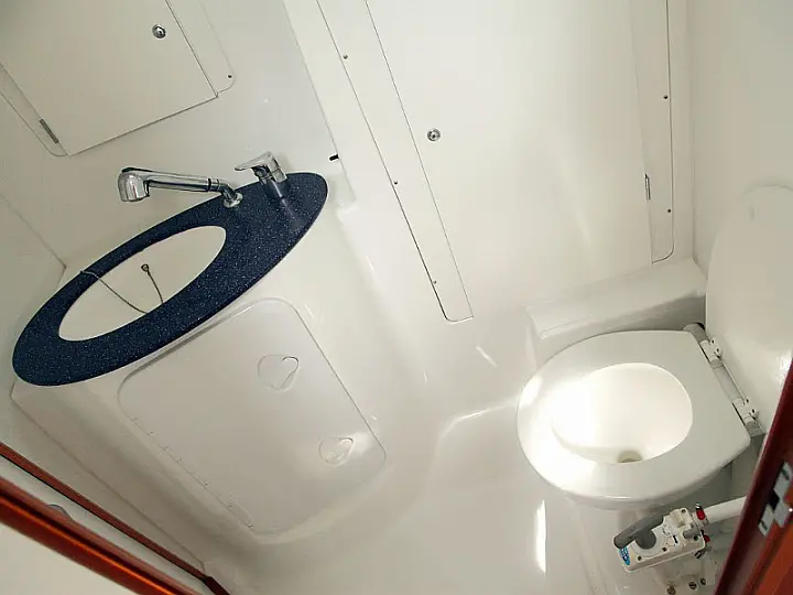 Beneteau Cyclades 43.4 - Interior - toilet (photo taken 2019)