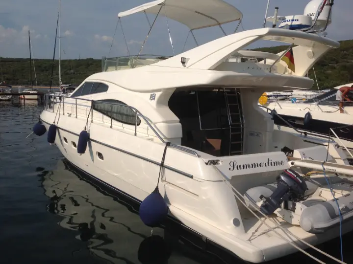 Ferretti 460 - exterior